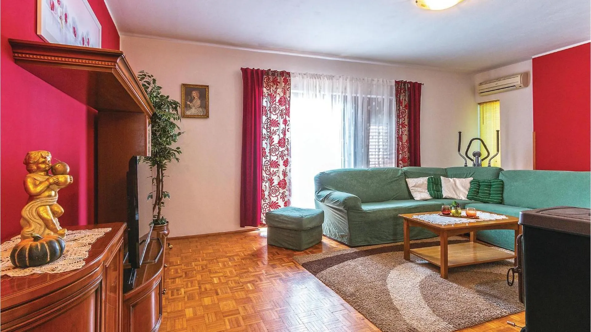 Vakantiehuis Nice Home In Pula With Kitchen