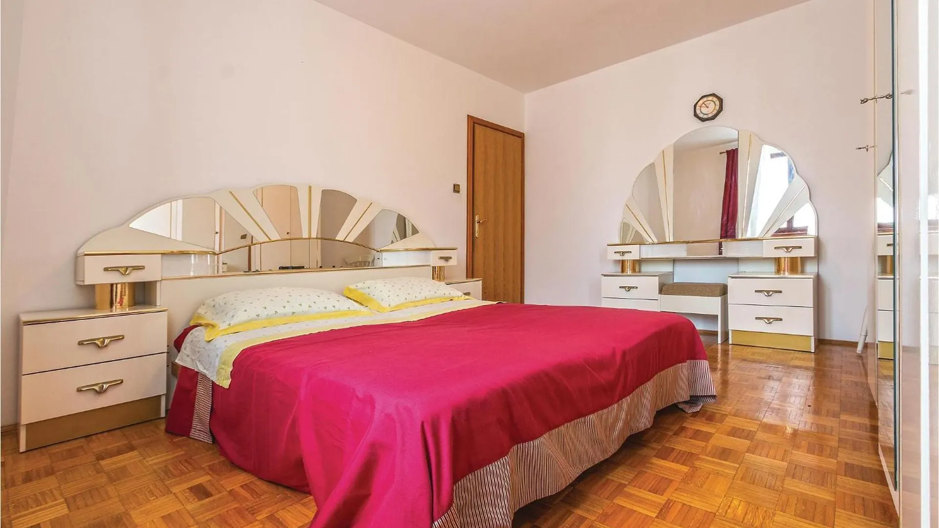 Nice Home In Pula With Kitchen