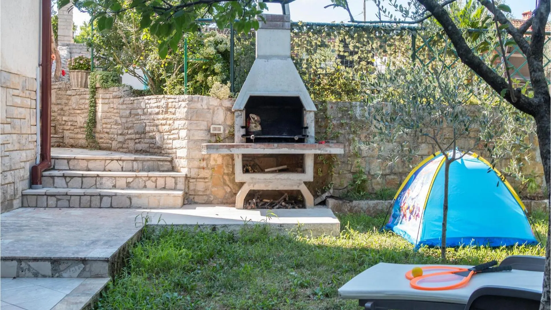 Vakantiehuis Nice Home In Pula With Kitchen Kroatië