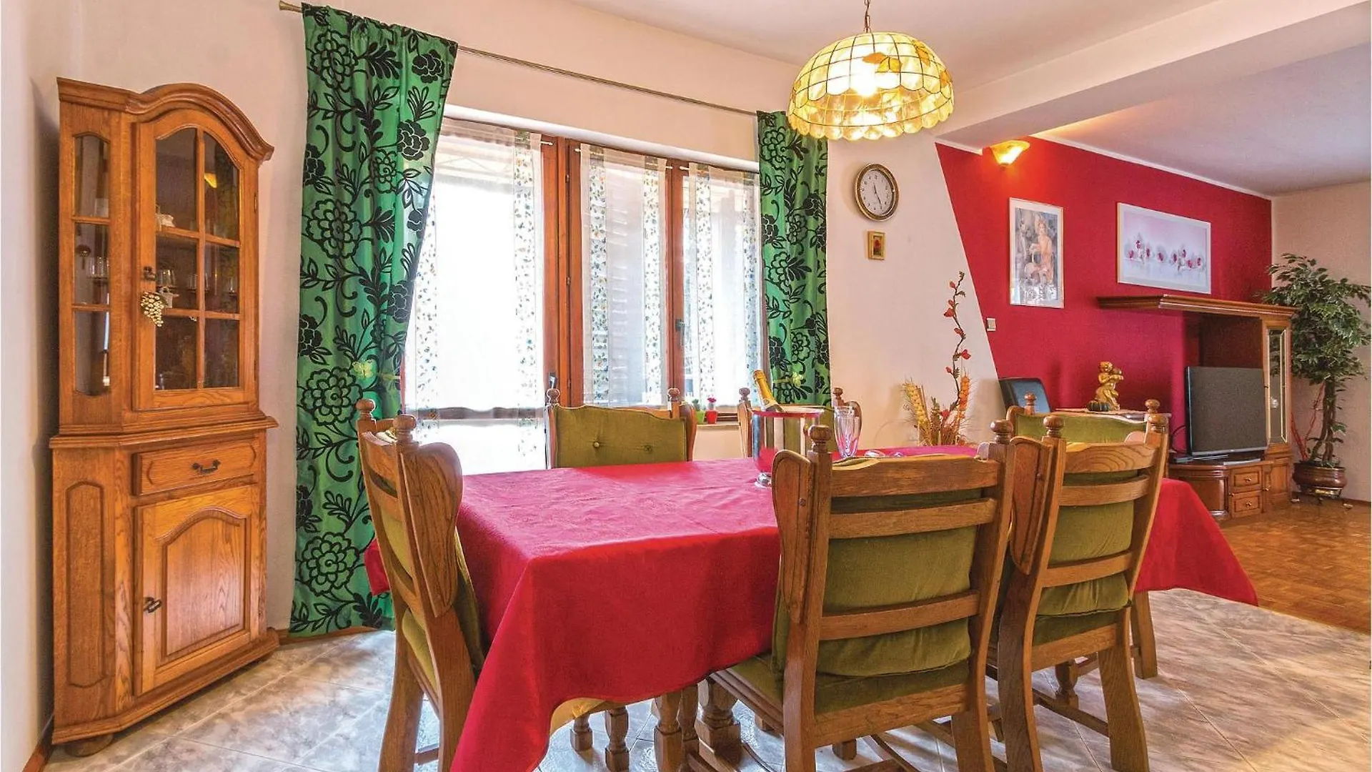 Nice Home In Pula With Kitchen Vakantiehuis