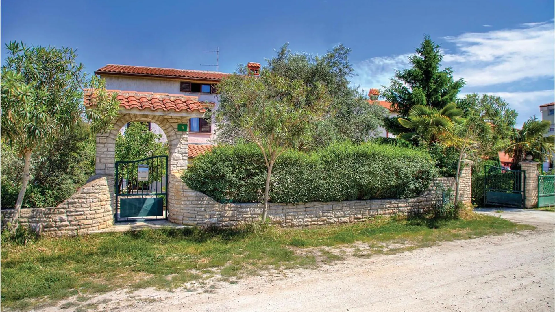 Nice Home In Pula With Kitchen Croatia