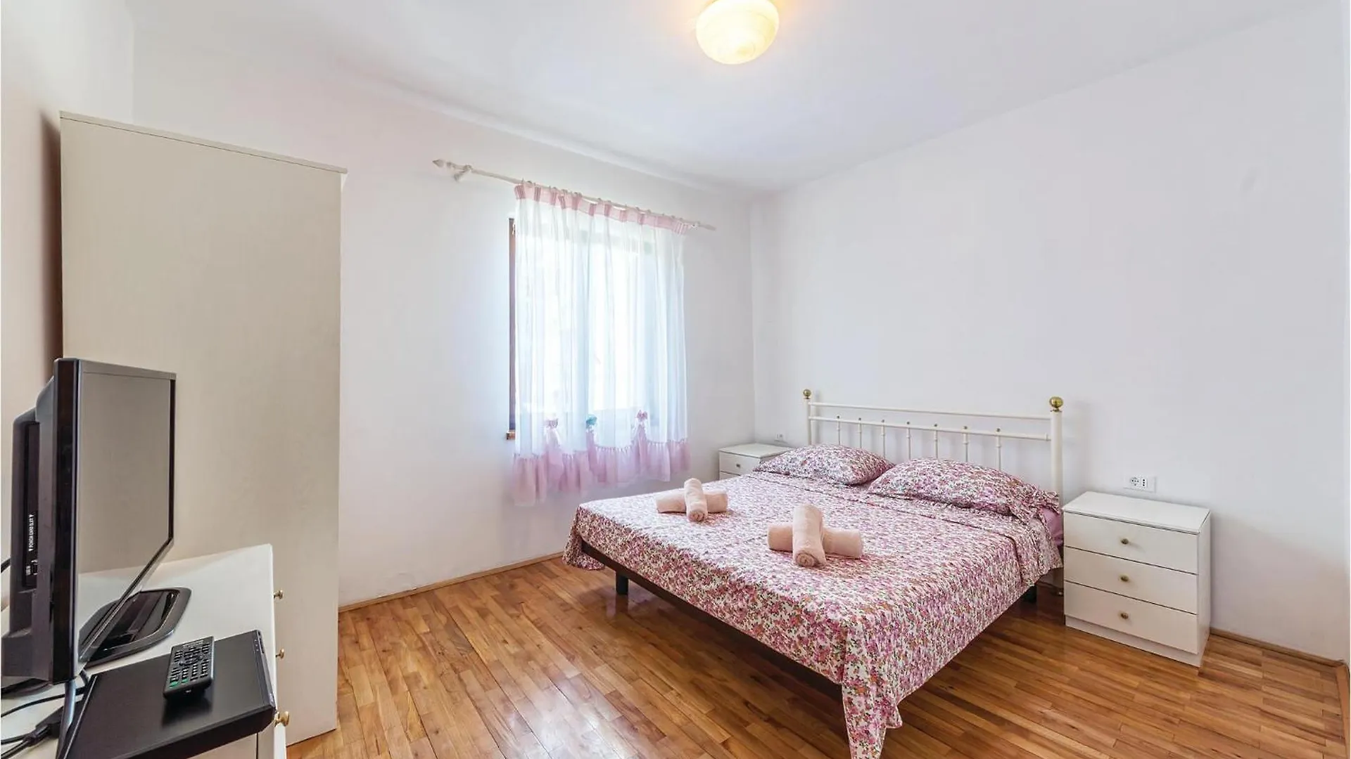 Nice Home In Pula With Kitchen 0*,  Croatia