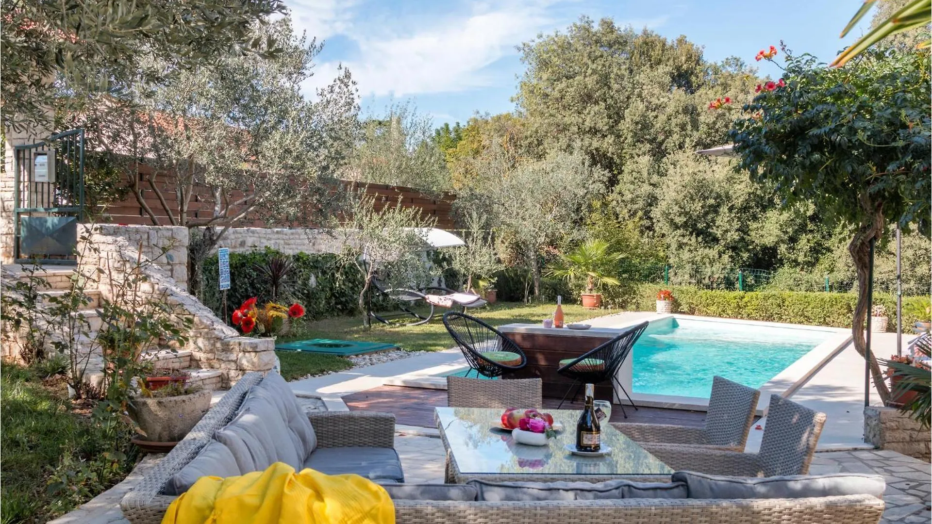 Nice Home In Pula With Kitchen 0*,