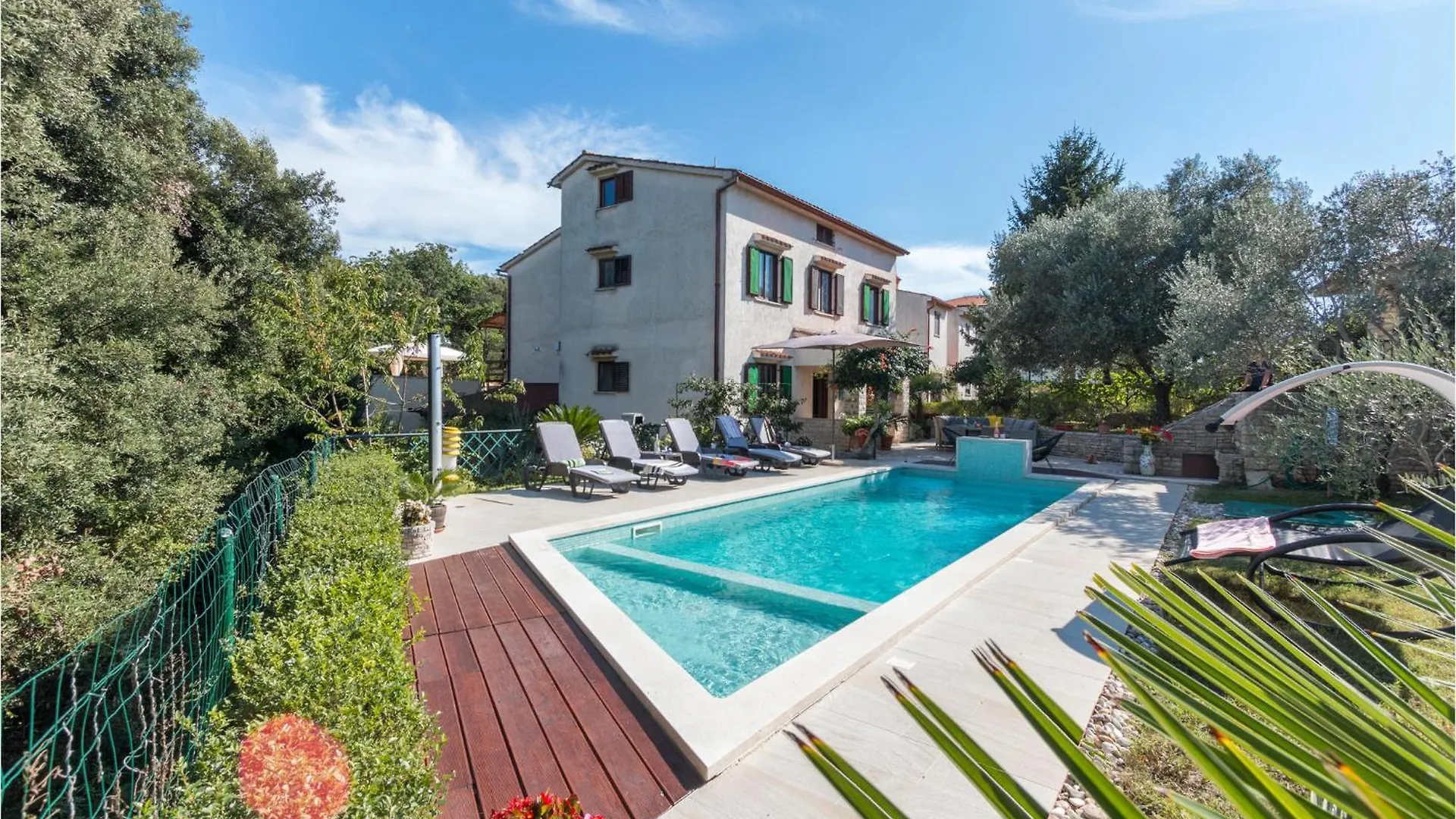 Nice Home In Pula With Kitchen